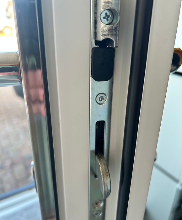 New door lock and adjustment