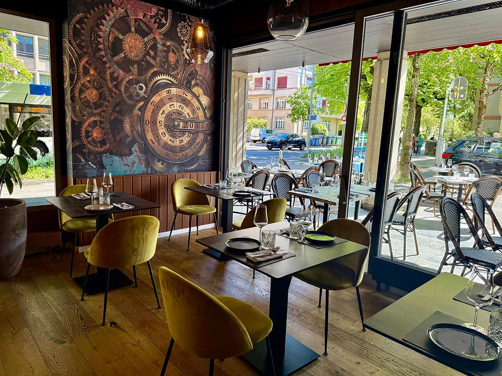 Nau_Chaises jaunes.jpeg