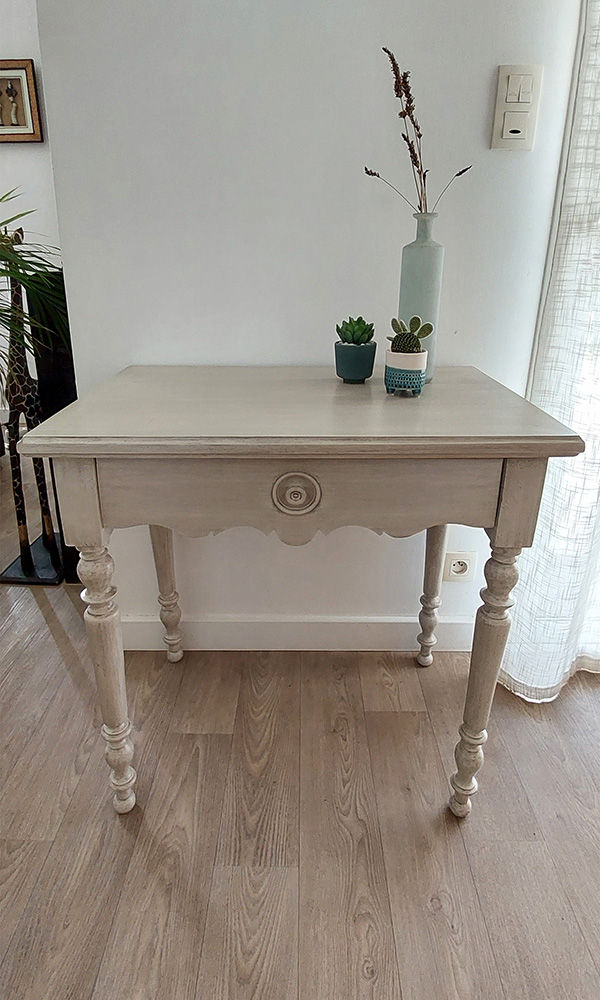 Petite table