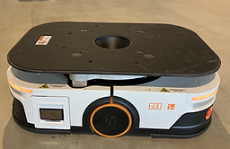 AIカゴ搬送ロボット画像
