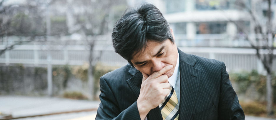 「鼻毛が出てる」と指摘しやすい人は誰?