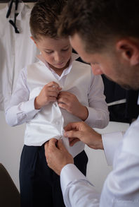 Instant préparatif marié, chemise, mariage