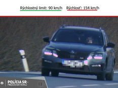 KRIMI Odišiel z miesta nehody a fúkal až na druhý deň. Polícia riešila aj cestného piráta