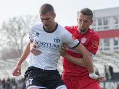 FUTBAL Nepremenená penalta i nastrelená tyč. Redfox potrebujú zabrať proti Šamorínu