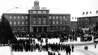 VIDEO Deň, kedy sa zrodila sloboda! Po 24 rokoch sa stal tento pondelok bežným