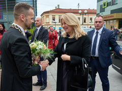 VIDEO Návrat k návšteve Zuzany Čaputovej: Plavárni udelila Prezidentskú zelenú pečať a vzdala spomienku
