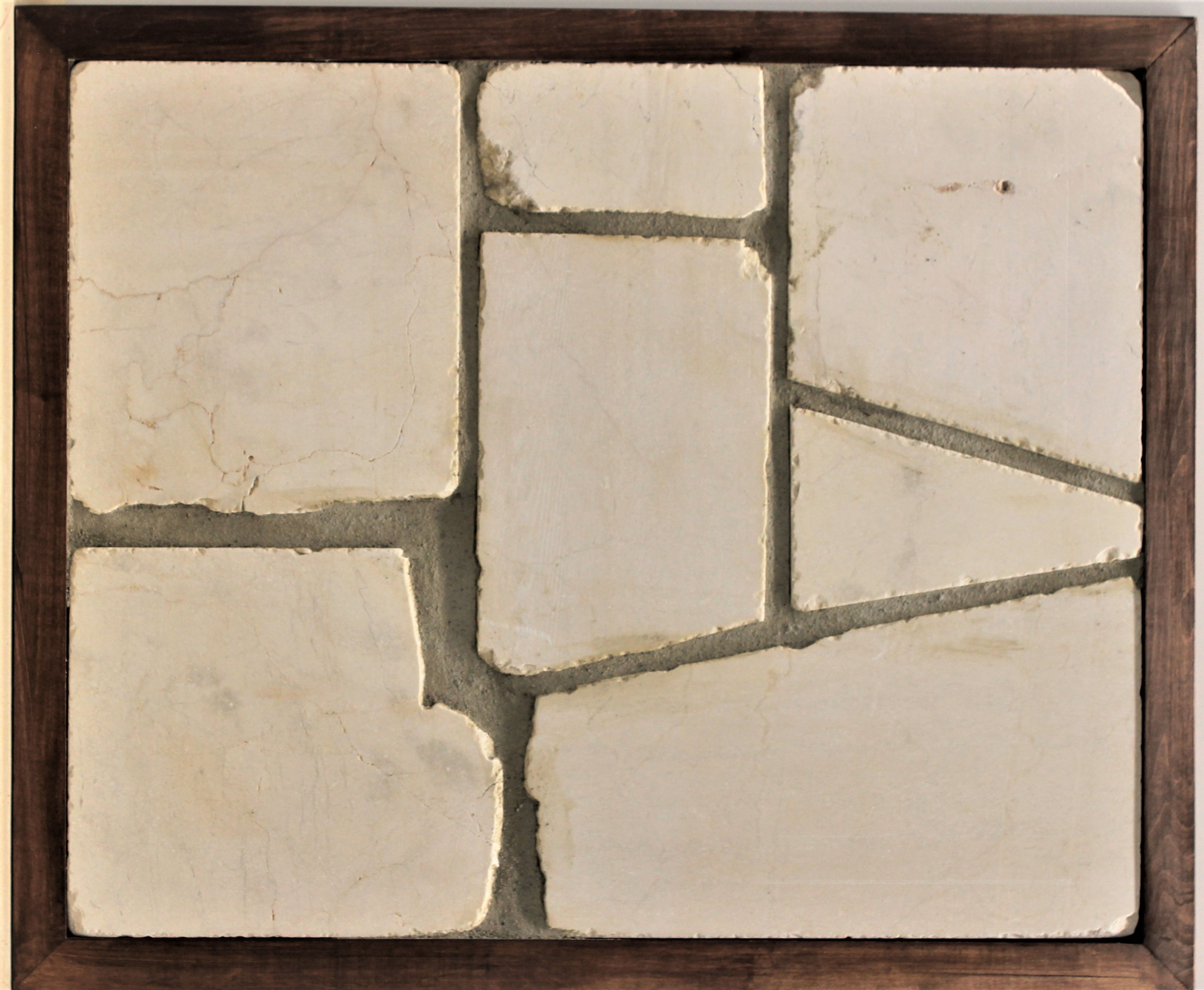 Marfil Beje Natural Edge Stone