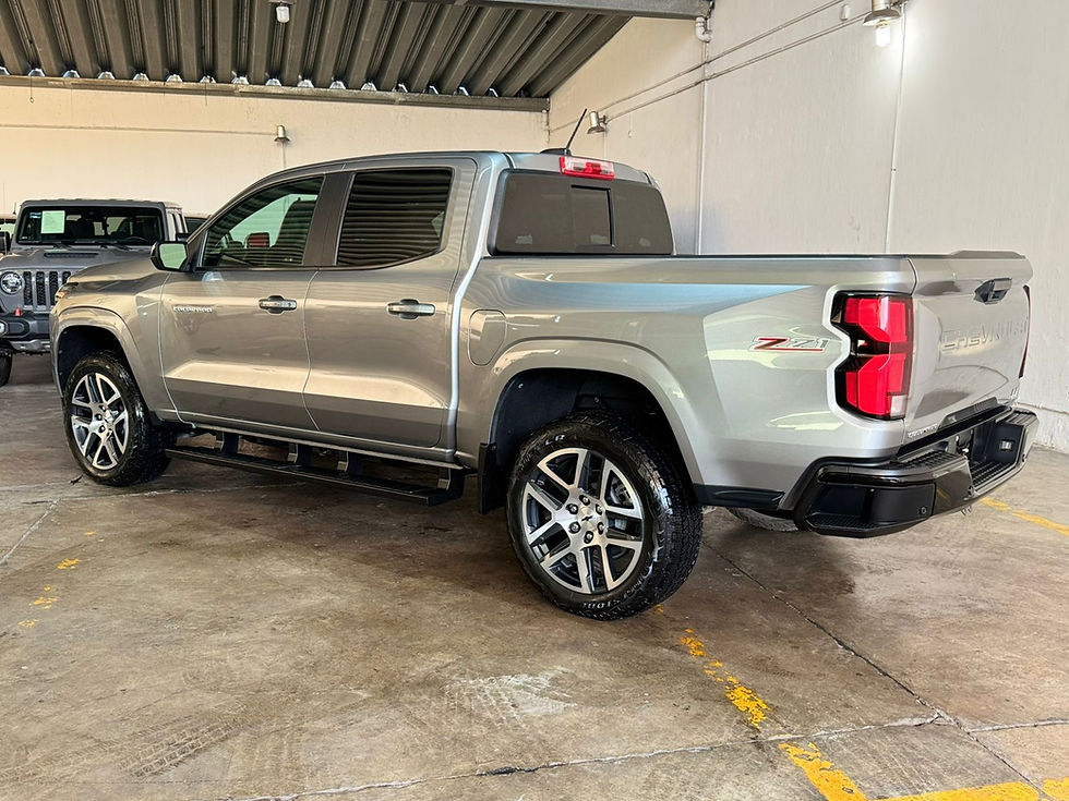 Miniatura: Chevrolet Colorado Z71 2023 – 4x4