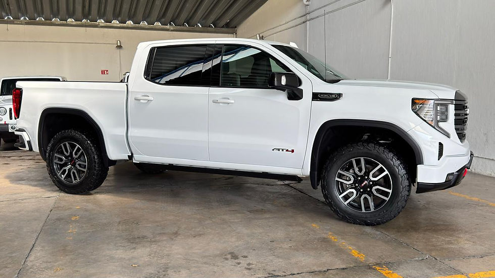 Miniatura: GMC Sierra AT4 Crew Cab 4x4 2024