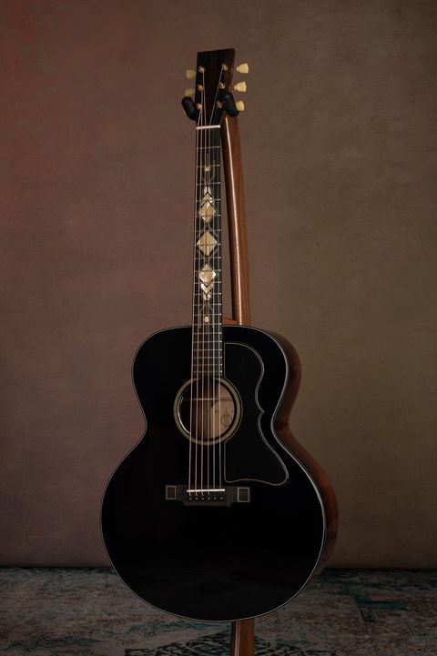 acoustic-guitar-jumbo-gibson-J185-collings