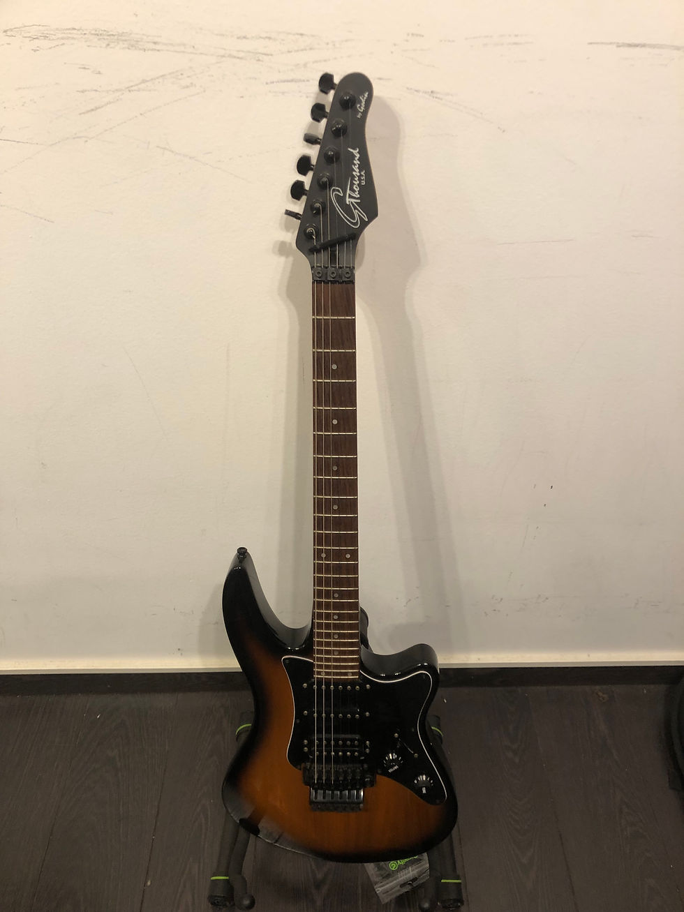 Miniature : GODIN G2000 USA AVEC HARDCASE