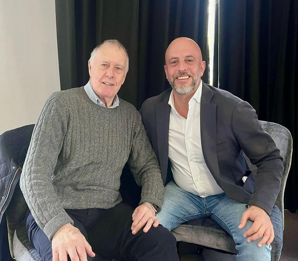 FOTO CON HURST.jpeg