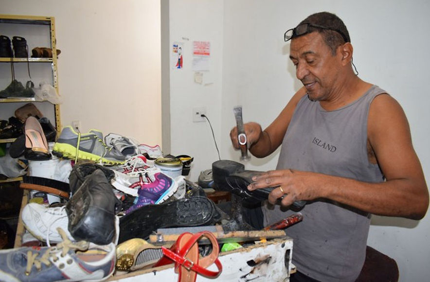 José Carlos da Karlos Sapataria da Rua S