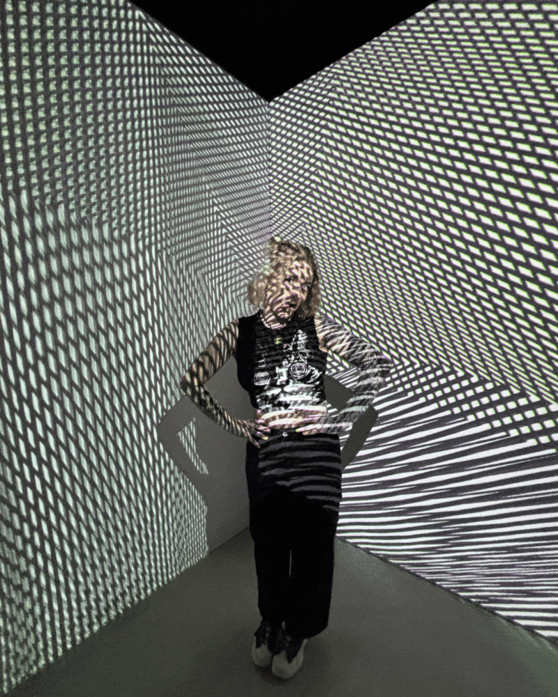 Stock (Vertical).gif