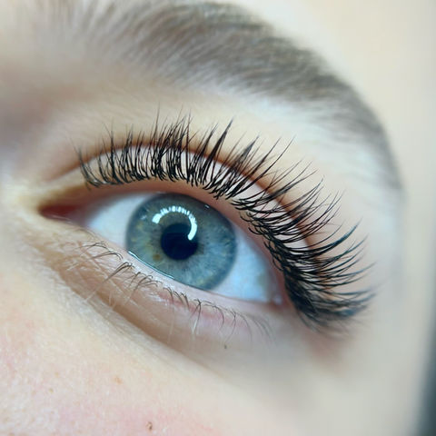 Classic 1:1 lashes
