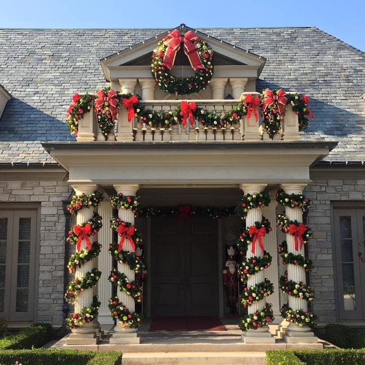 Commercial entry with garland on columns
