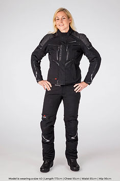 Jacke Vimo kombiniert mit Hose Wish