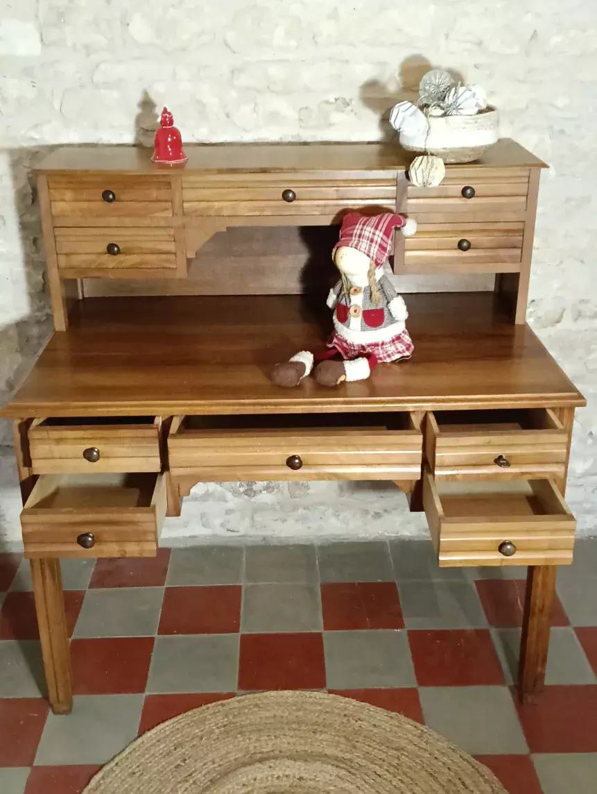 Miniature : Détail des tiroirs du gradin sur bureau Art Déco en noyer, rangement pratique et design géométrique