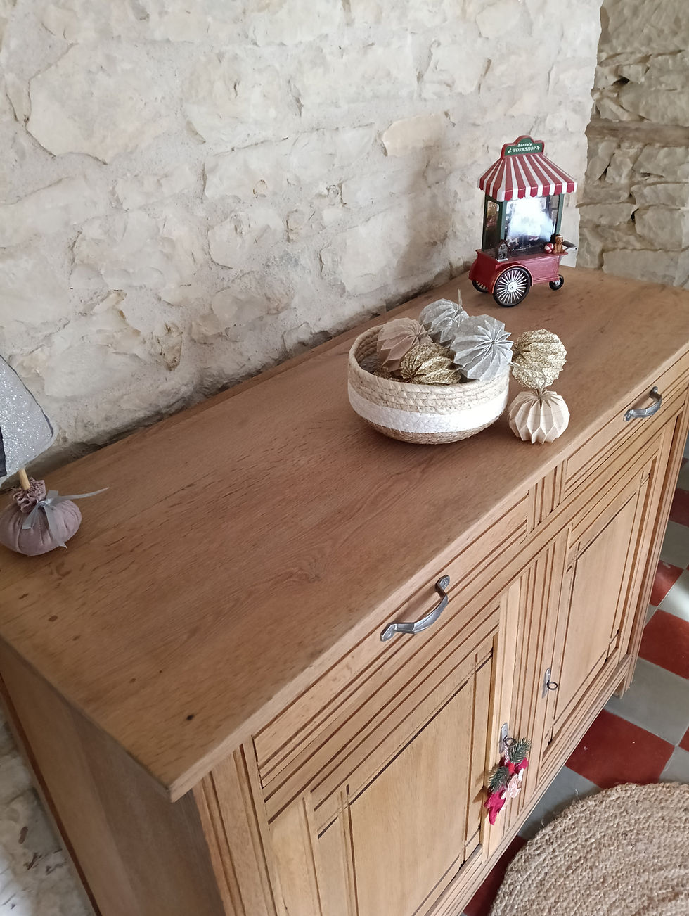 Miniature : Plateau supérieur du buffet Art déco restauré par aérogommage, meuble ancien rénové près de Poitiers