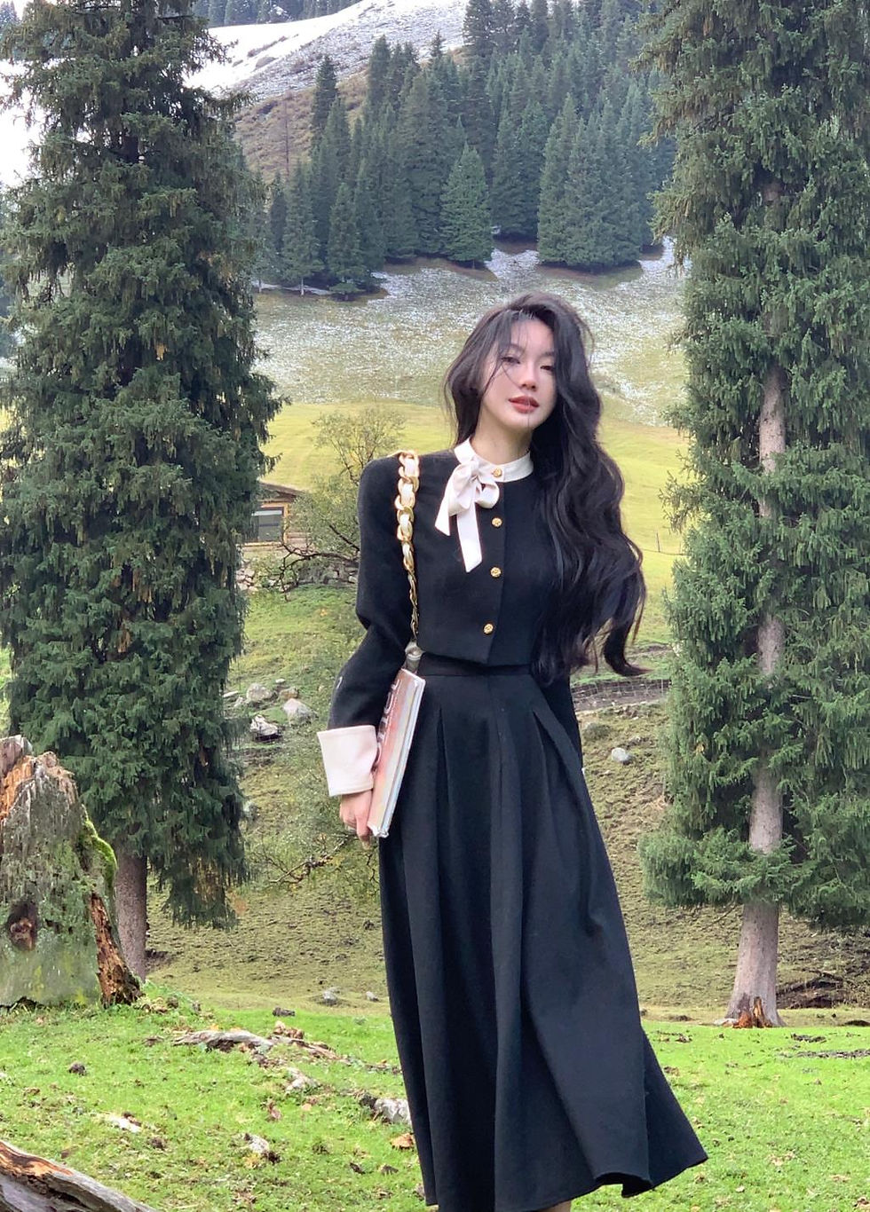 Thumbnail: Pride and Prejudice 2-piece Set 