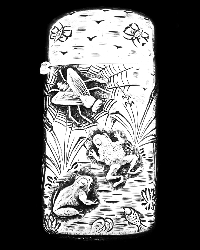 Frog-Bee--Sterling-Silver-Antique-Match-Safe.gif