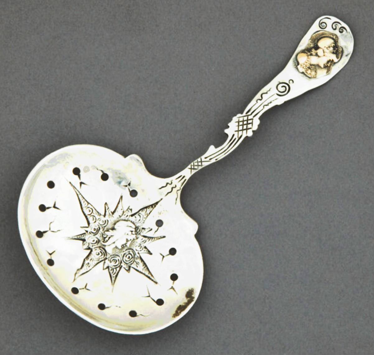 Homeric-Etruscan-Medallion-George-W-Shiebler-Antique-Sterling-Silver.gif