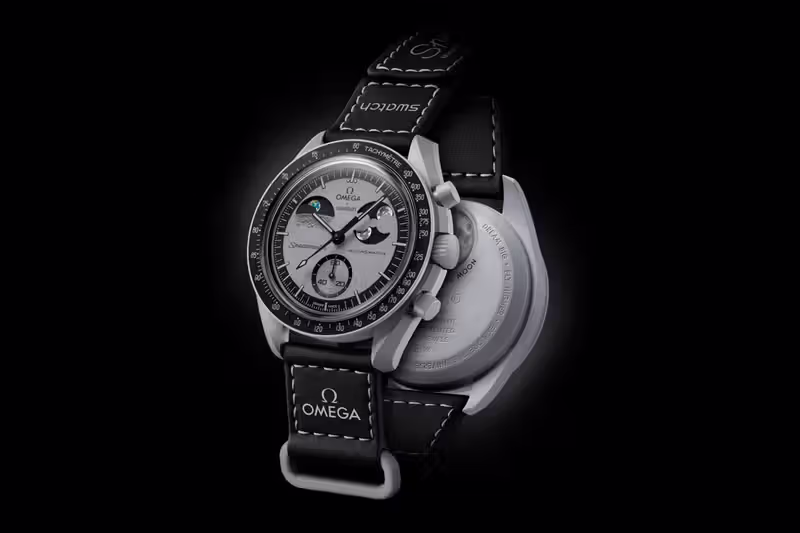 Full view of the earthphase watch