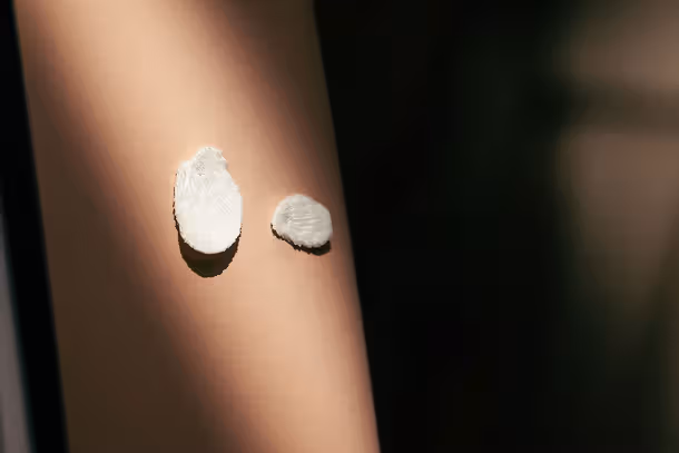 olls-Royce bespoke craftsmanship details in Cherry Blossom Phantom.