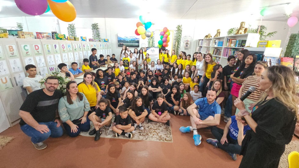 Alunos, voluntários, professores e demais participantes do evento