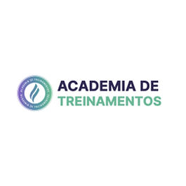 Estudante aproveitando os cursos online oferecidos pela Academia de Treinamentos.