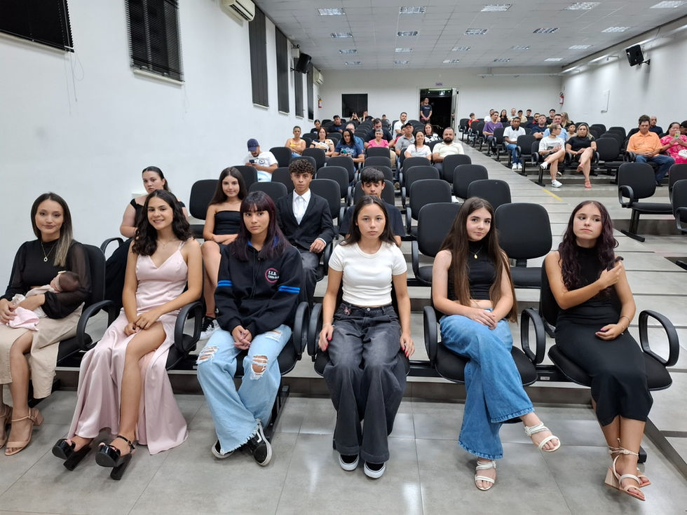 Formandos da turma 2025 de Assistente Administrativo, uma parceria entre SENAC Curitibanos e Herdeiros do Futuro.