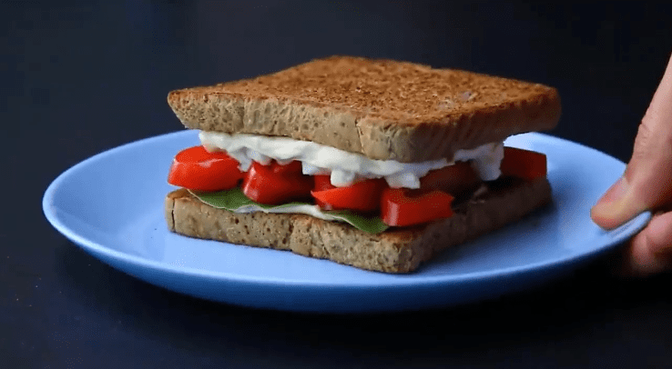Red Pepper Hummus Sandwich