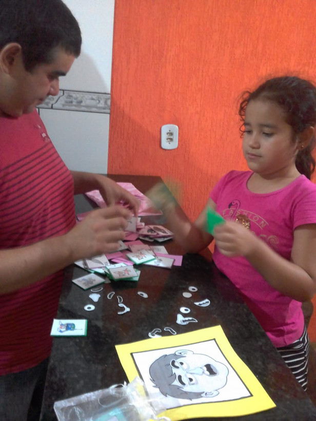 PROJETO EMOÇÕES é desenvolvido pela Prof. Tânia