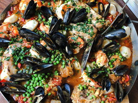 Paella with Shrimp, Scallops and Chicken