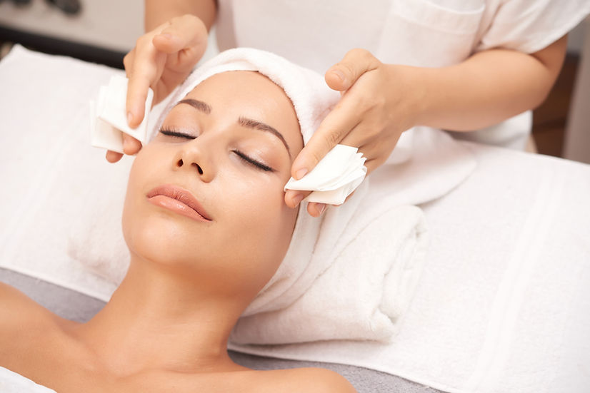 attractive-woman-getting-face-beauty-procedures-in-spa-salon.jpg