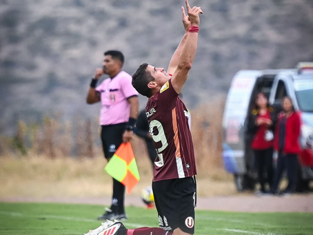 Universitario ganó en la altura y es líder del Apertura