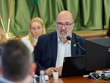 Pikó András előbb tőrt döfött egykori szövetségesei hátába, most meg fenyegeti őket