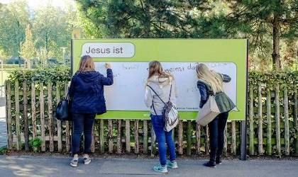 Isus este … Ce ai spune?