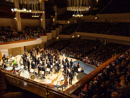 Gran afluencia de público en el Concierto de Navidad