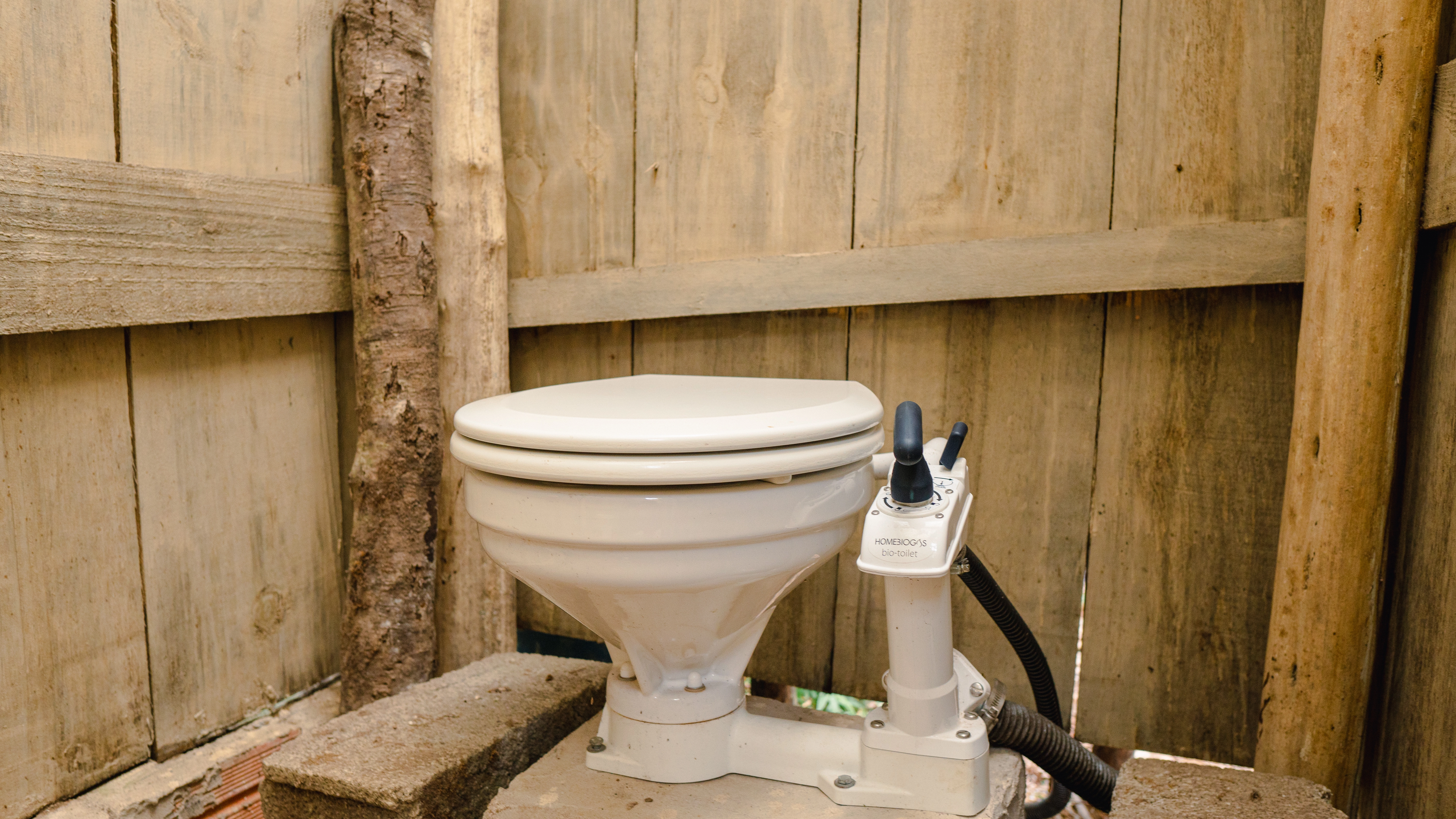 Bio-Toilet ferramenta de redução de impacto social