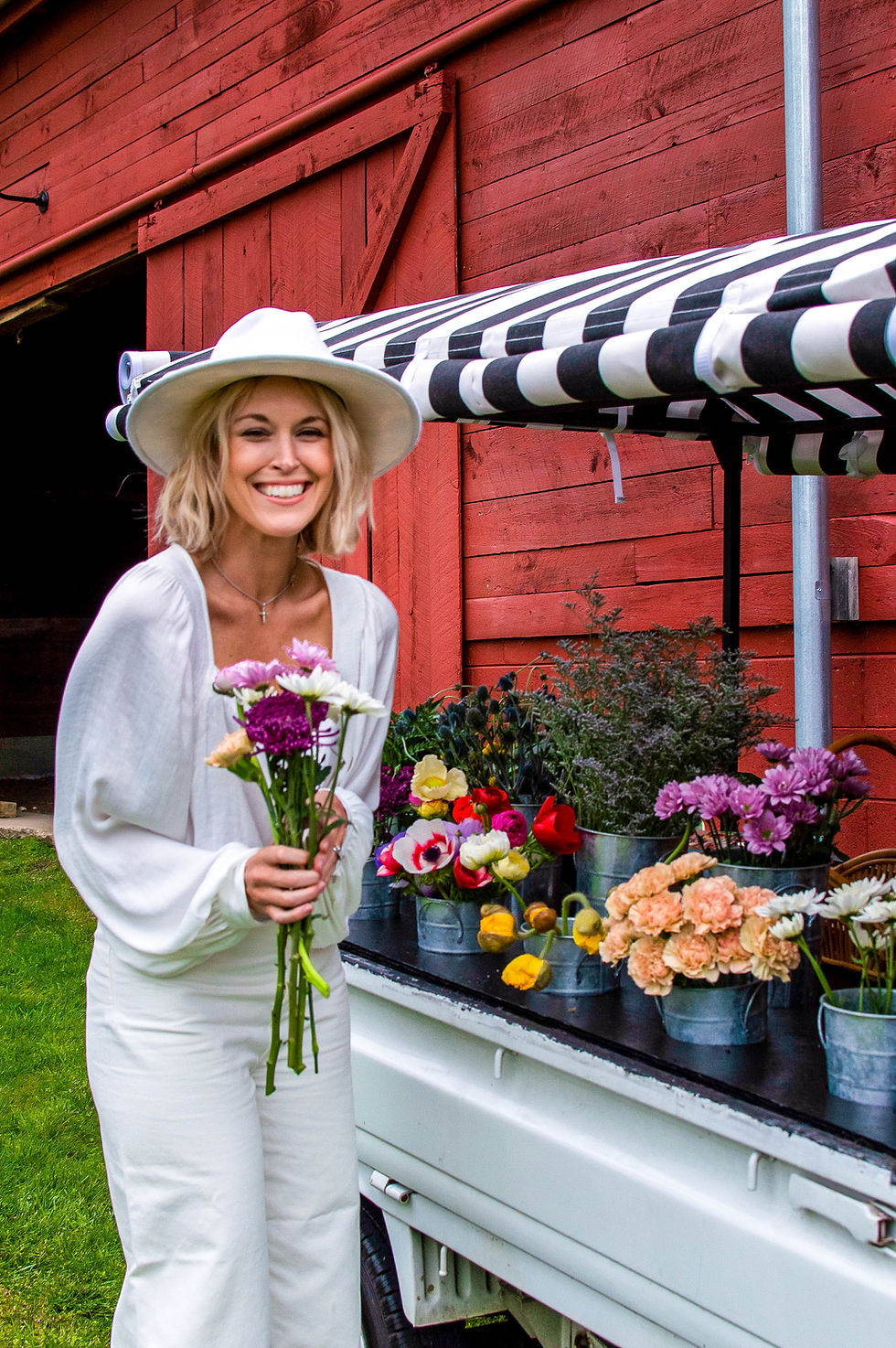 Blooms on Tap, Birdie Flower Truck, Honeysuckle Hill, Asheville rustic wedding venue, summer style, The Tony Townie Brooke Williams