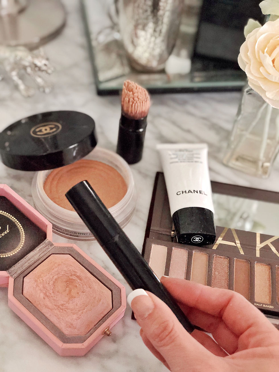 Five minute daytime makeup routine using five products, beauty and fashion blogger, Tony Townie
