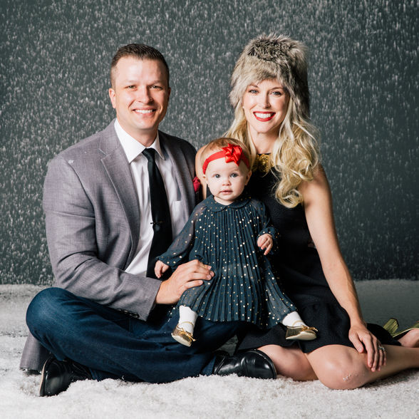 Let It Snow | Family Photo Session with Anastasiia Photography