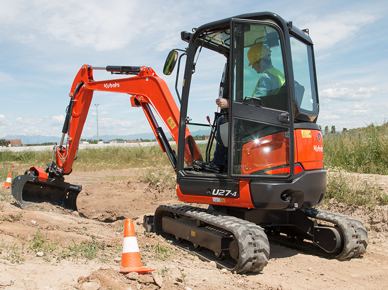 Miniature : Kubota U27-4 – Mini-pelle compacte (8h) | Parfaite pour pros et particuliers