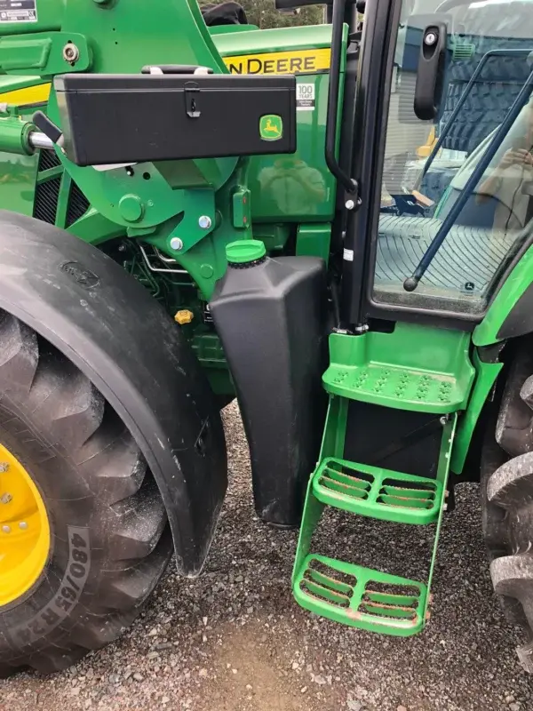 Miniature : Tracteur agricole JOHN DEERE 5125R | Puissance, technologie et fiabilité