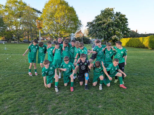 Willingdon FC U14's - sponsored by Richard Soan Roofing Services