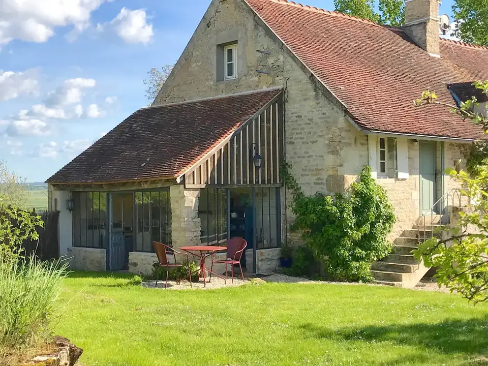 Entire guest suite in Corsaint, France
