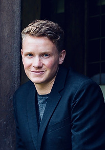 Ruairi Bowen perfoms at Villages Music Festival 2018