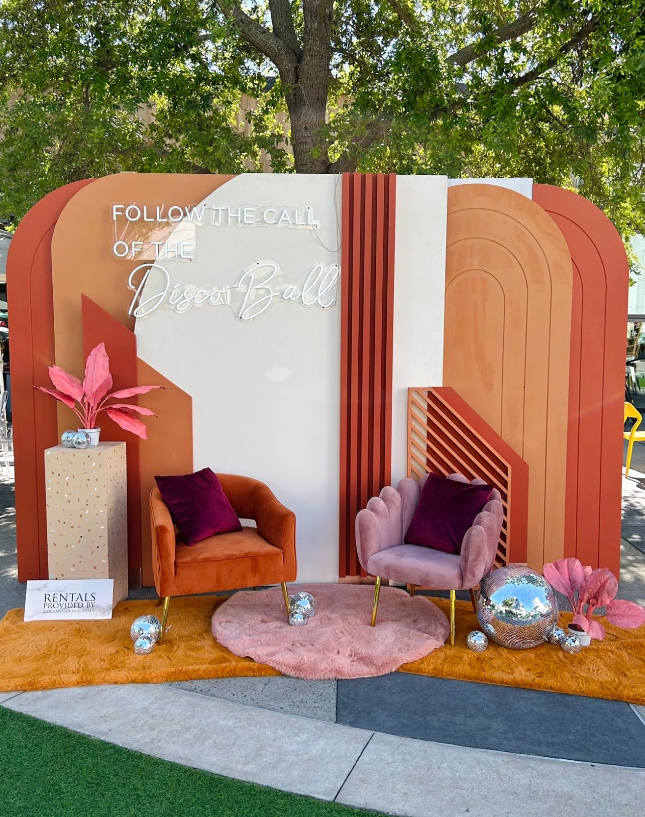 Aria Customizable Curved Backdrop