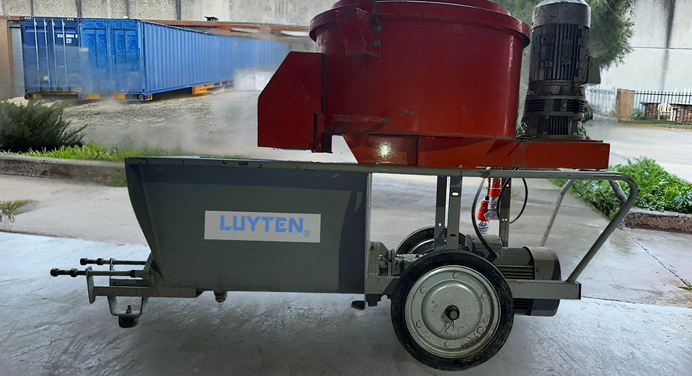 Будівельний міксер і насос_edited.jpg